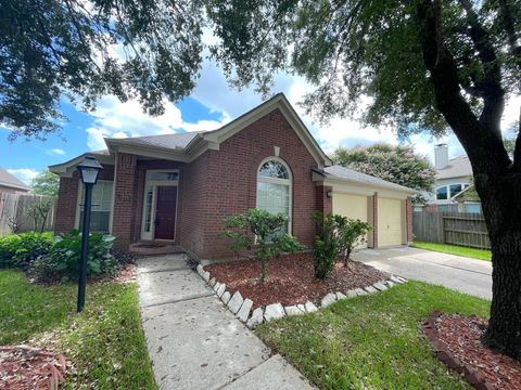 Photo of 3906 Shadow Cove Drive, Houston, TX 77082 (MLS # 27899227)
