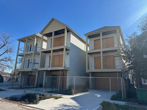 716 E 25 Street Houston TX 77008