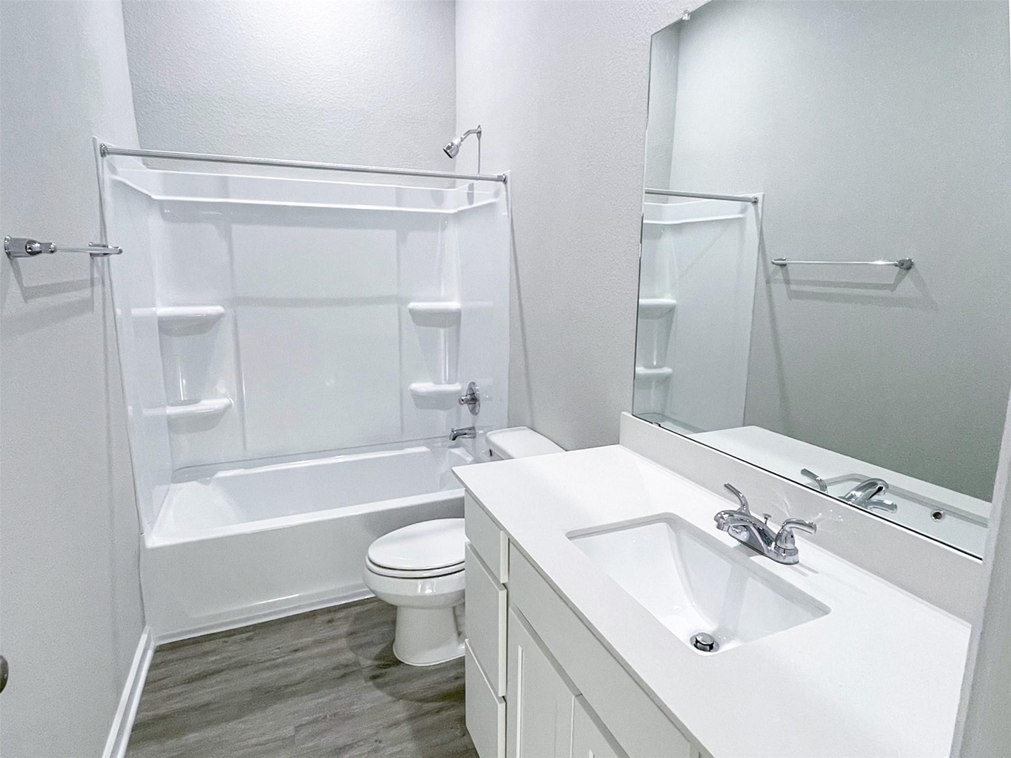 2717 Mackinac Bay Drive