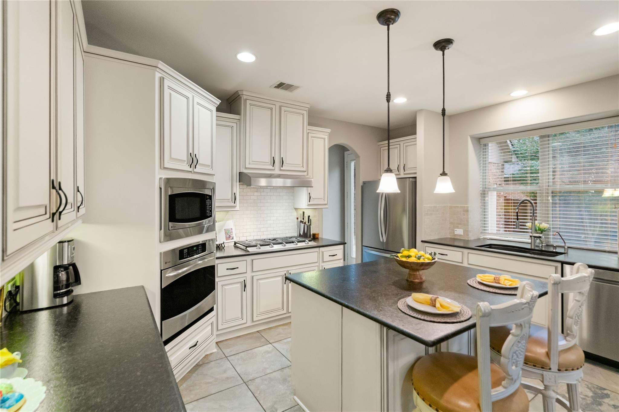 13851 Oak Fair Bend