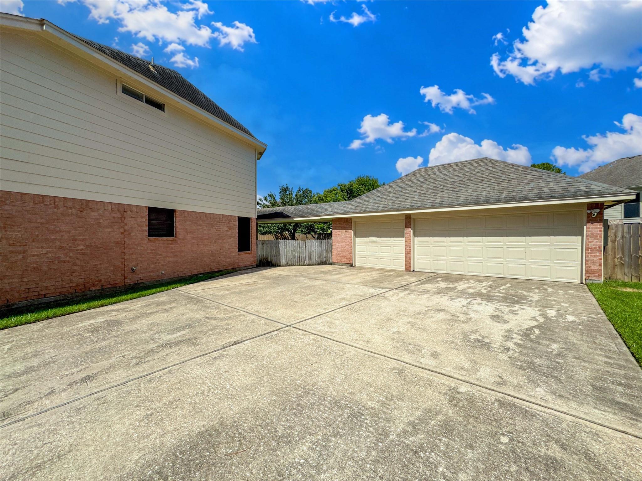 1414 Pineash Court