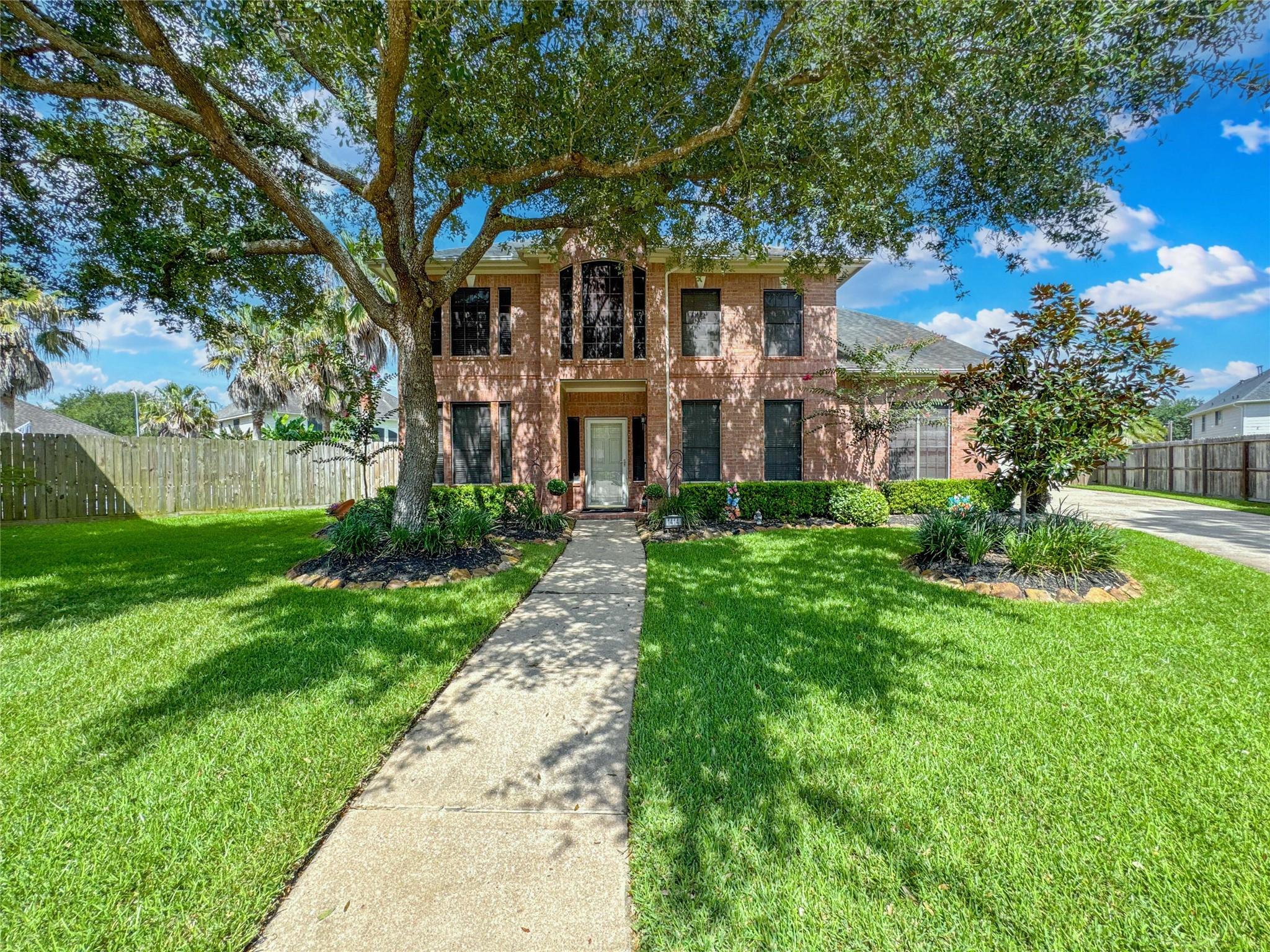 1414 Pineash Court