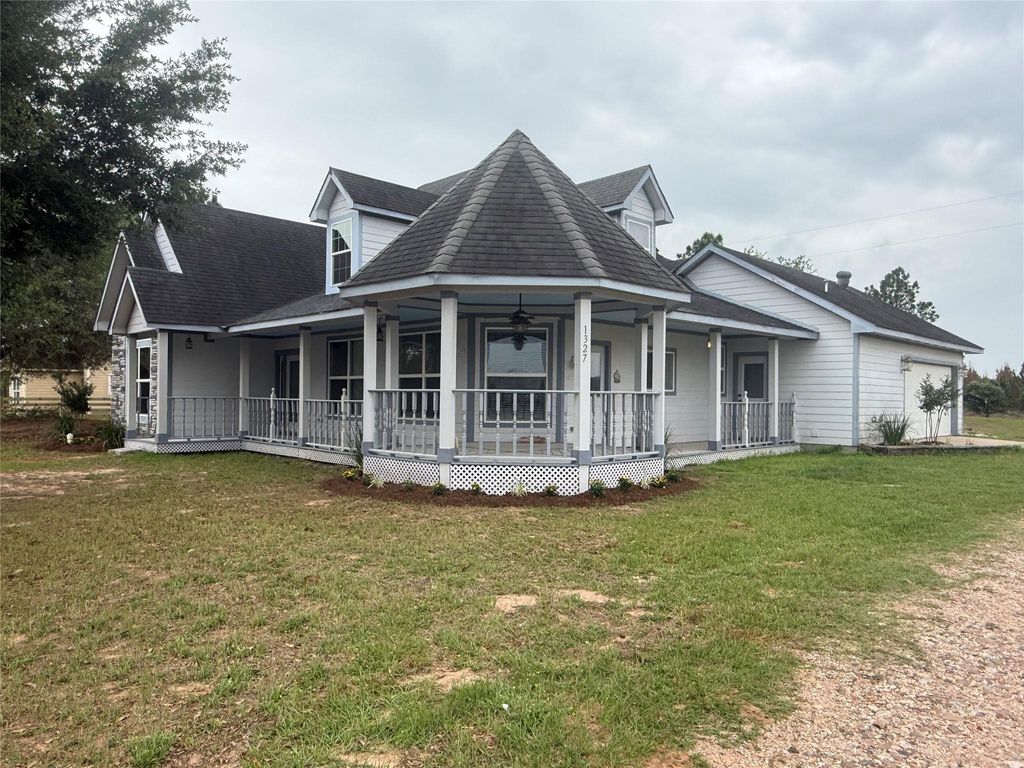 Photo of 1327 Kenney Hall Rd Rd, Bellville, TX 77418 (MLS # 9189852)