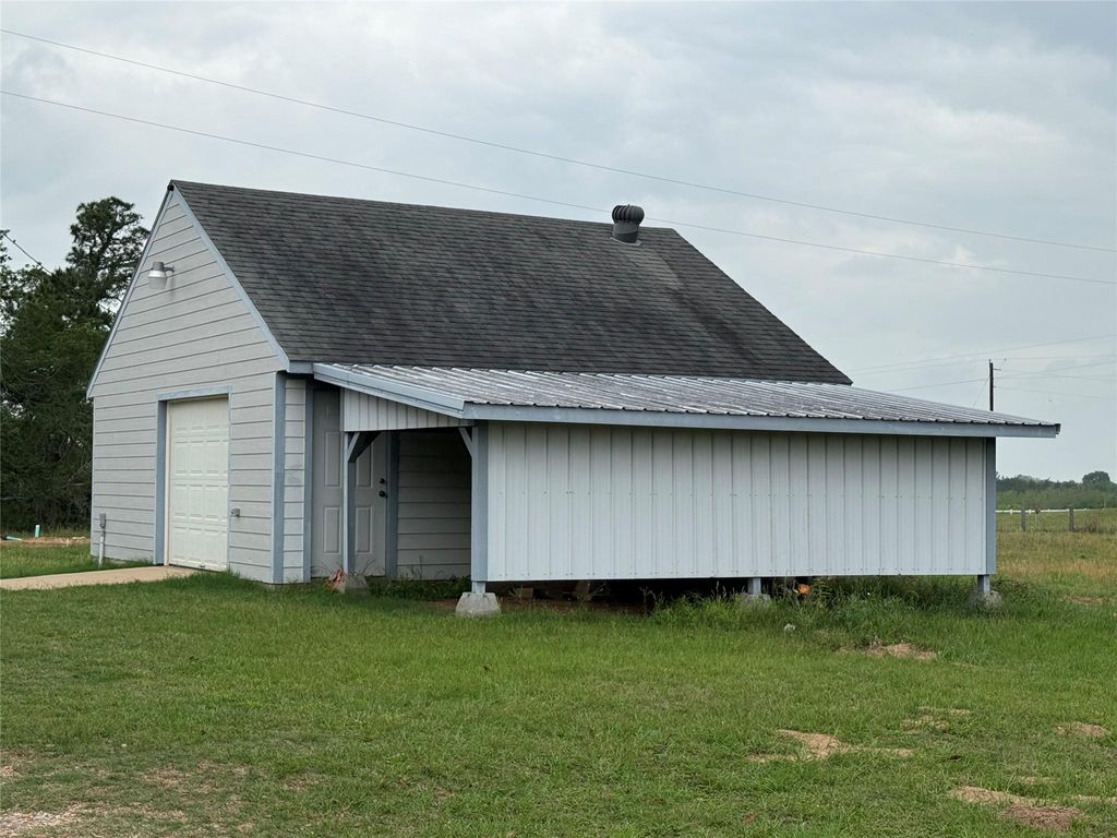 Photo of 1327 Kenney Hall Rd Rd, Bellville, TX 77418 (MLS # 9189852)