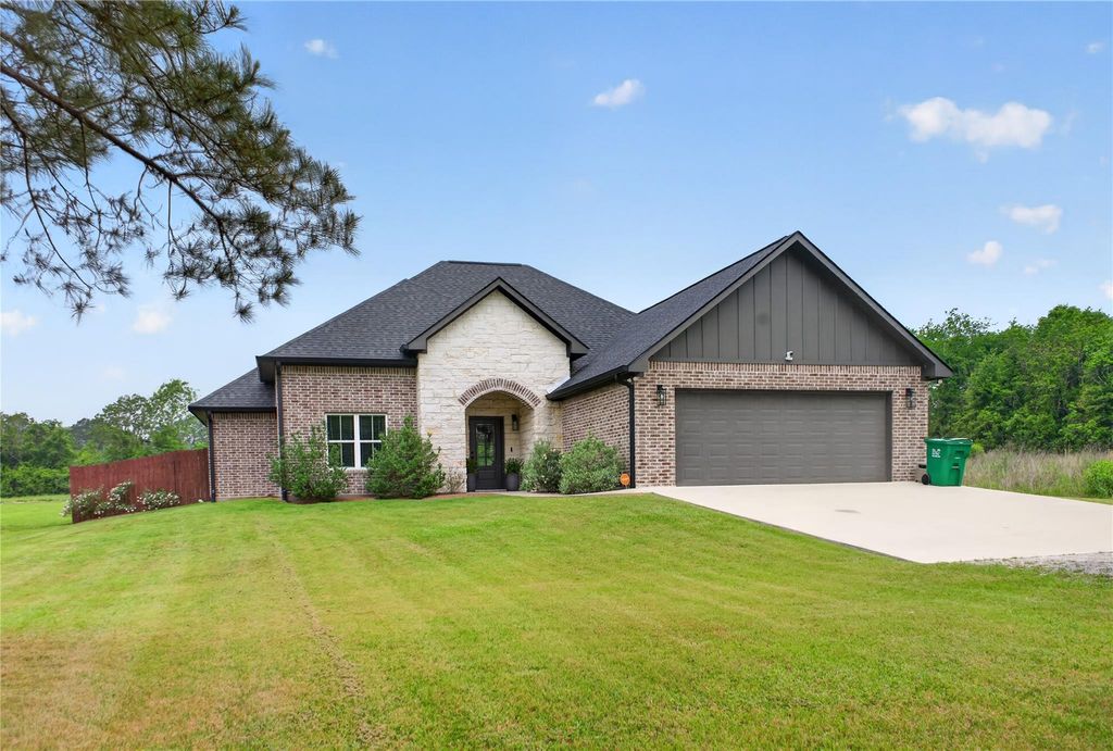 Photo of 6436 Fm 326, Lufkin, TX 75901 (MLS # 38127626)