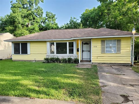 Photo of 5318 Doulton Drive, Houston, TX 77033 (MLS # 86951780)