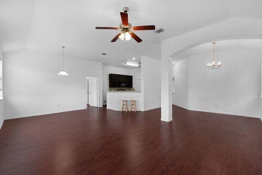 2307 Shady Tree Ln