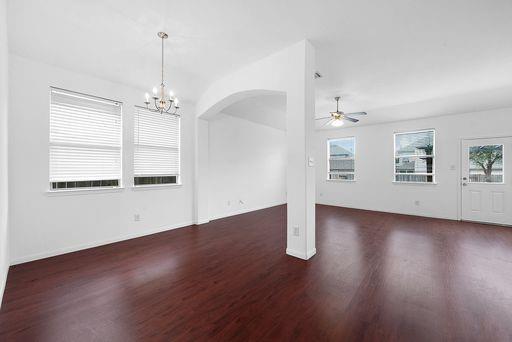 2307 Shady Tree Ln