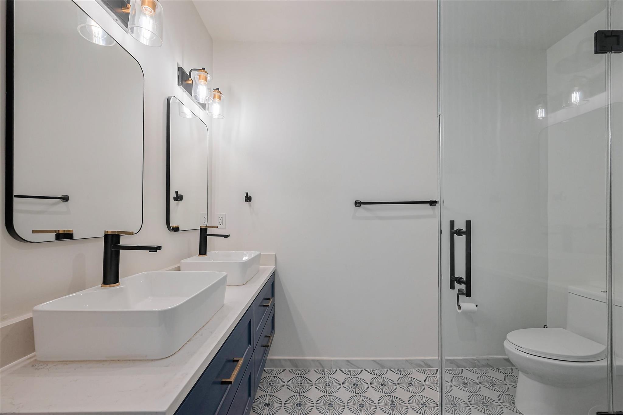 Houston, Texas 77006, United States, 2 Bedrooms Bedrooms, ,3 BathroomsBathrooms,Residential,Active,215722