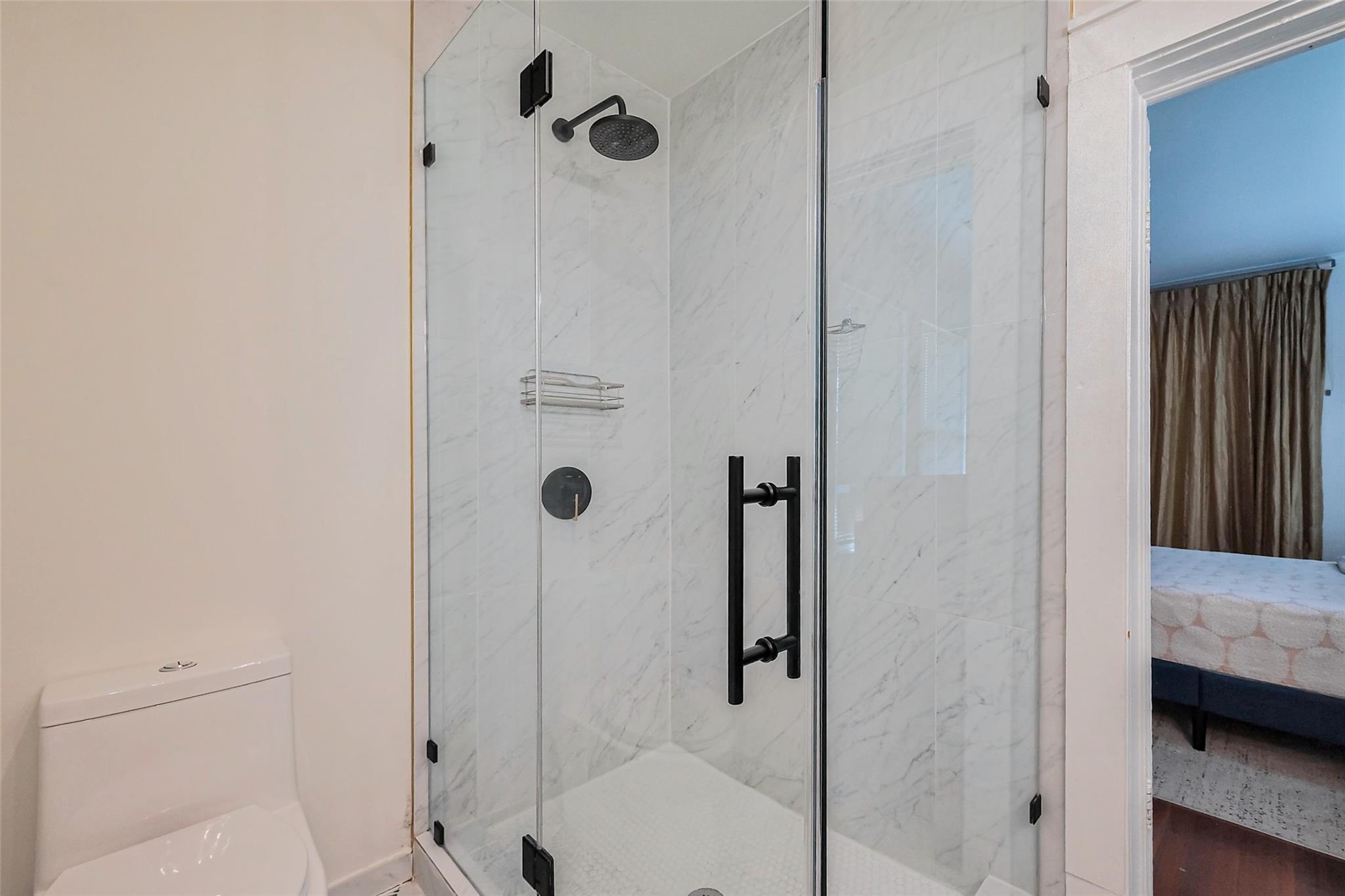 Houston, Texas 77006, United States, 2 Bedrooms Bedrooms, ,3 BathroomsBathrooms,Residential,Active,215722