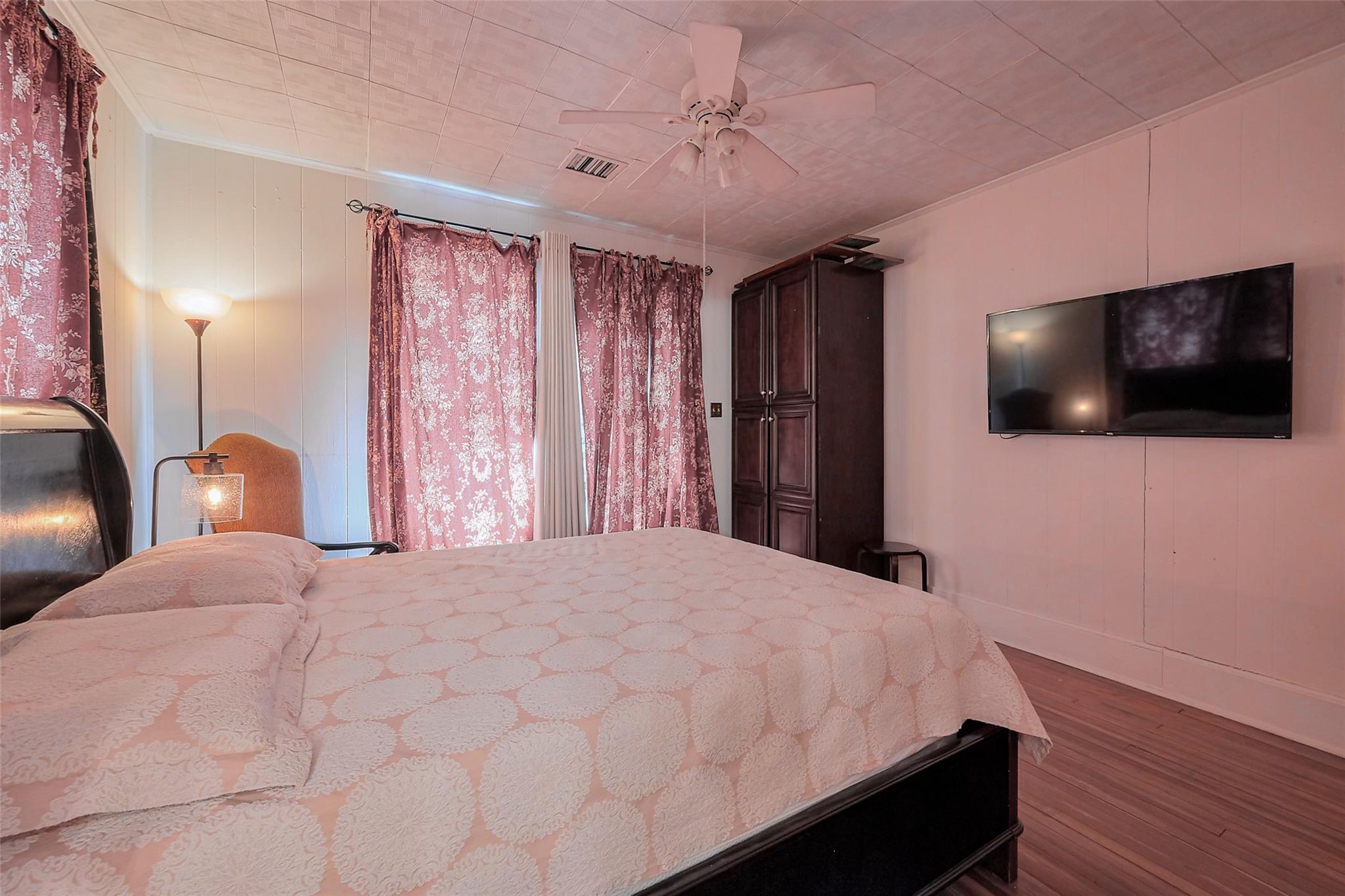 Houston, Texas 77006, United States, 2 Bedrooms Bedrooms, ,3 BathroomsBathrooms,Residential,Active,215722