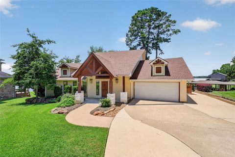 Photo of 495 Wildwood Drive, Onalaska, TX 77360 (MLS # 52949748)