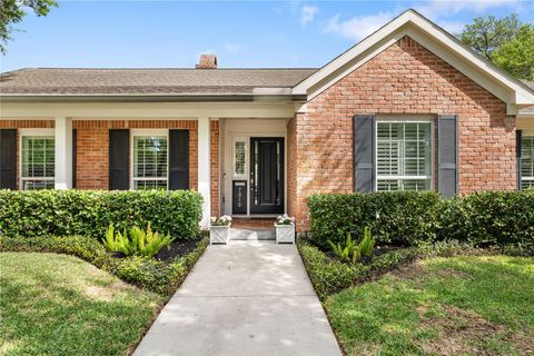 Photo of 7910 Highmeadow Drive, Houston, TX 77063 (MLS # 71070734)