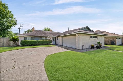 Photo of 4915 Charnock Drive, Alvin, TX 77511 (MLS # 56391369)