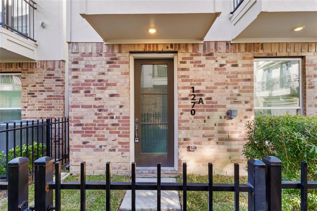 Photo of 1270 N Post Oak Road #A, Houston, TX 77055 (MLS # 87765533)