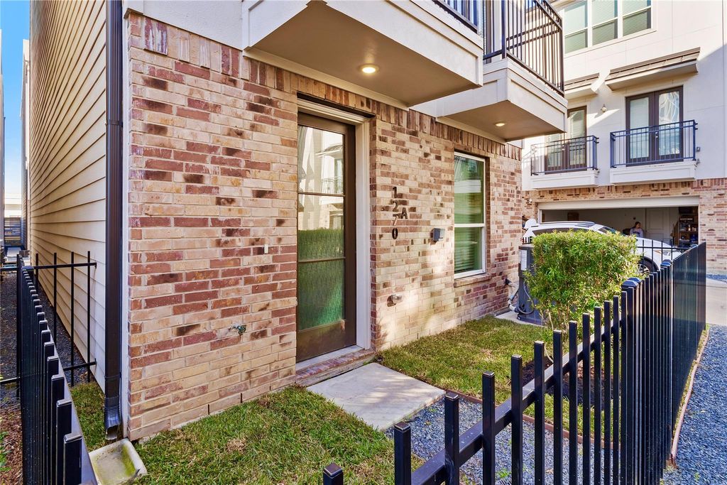 Photo of 1270 N Post Oak Road #A, Houston, TX 77055 (MLS # 87765533)