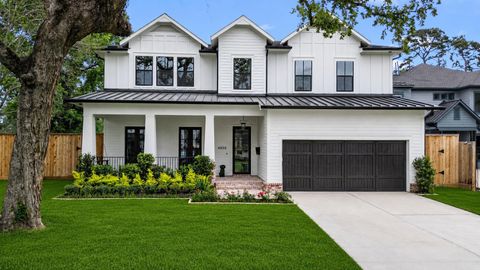 Photo of 4902 Oak Forest Drive, Houston, TX 77018 (MLS # 14911590)