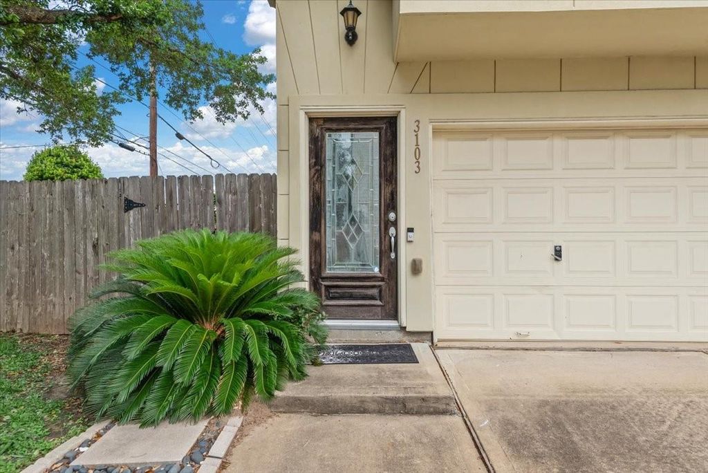 Photo of 3103 Clearview Circle, Houston, TX 77025 (MLS # 26625194)