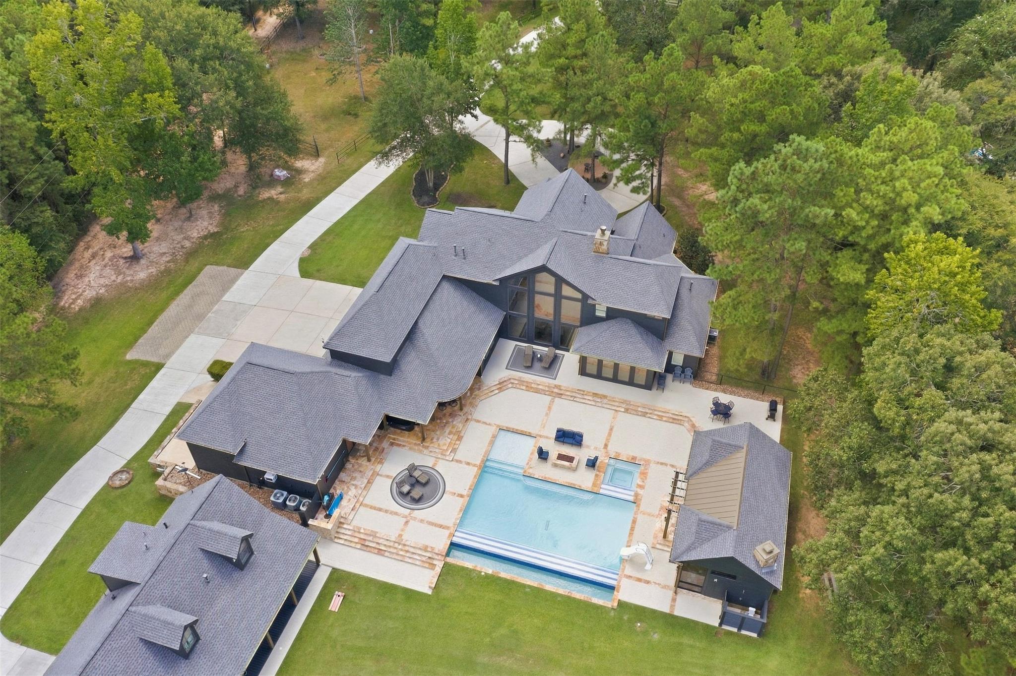 1175 Hunters Creek Way