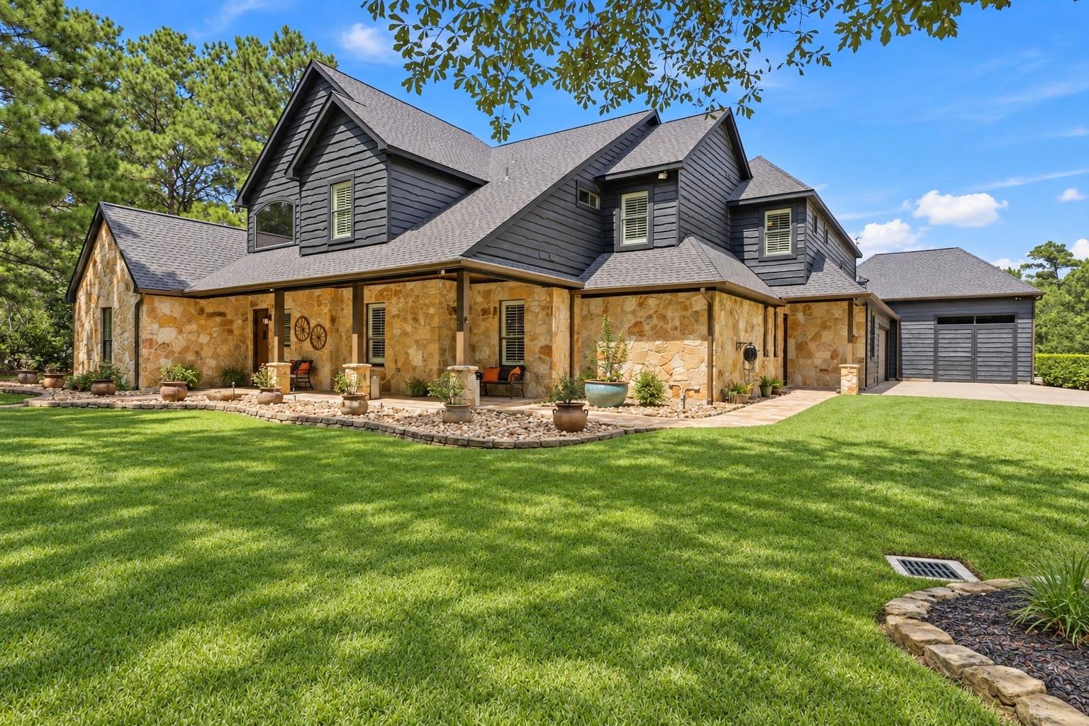 1175 Hunters Creek Way