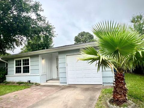 1925 14th Avenue N Texas City TX 77590