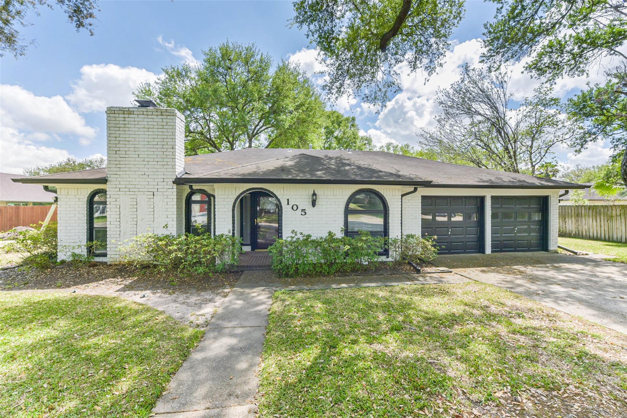 105 W Wildwinn Drive