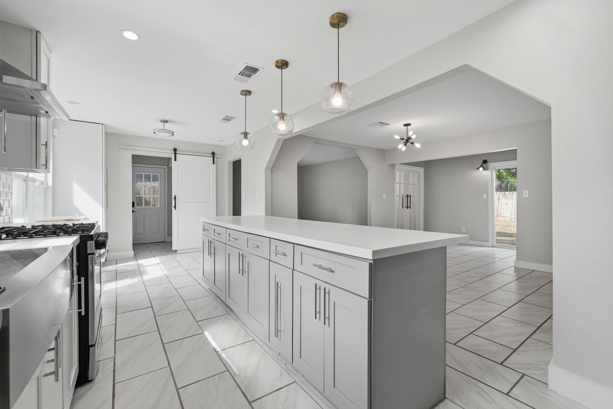 206 W North Hill Drive