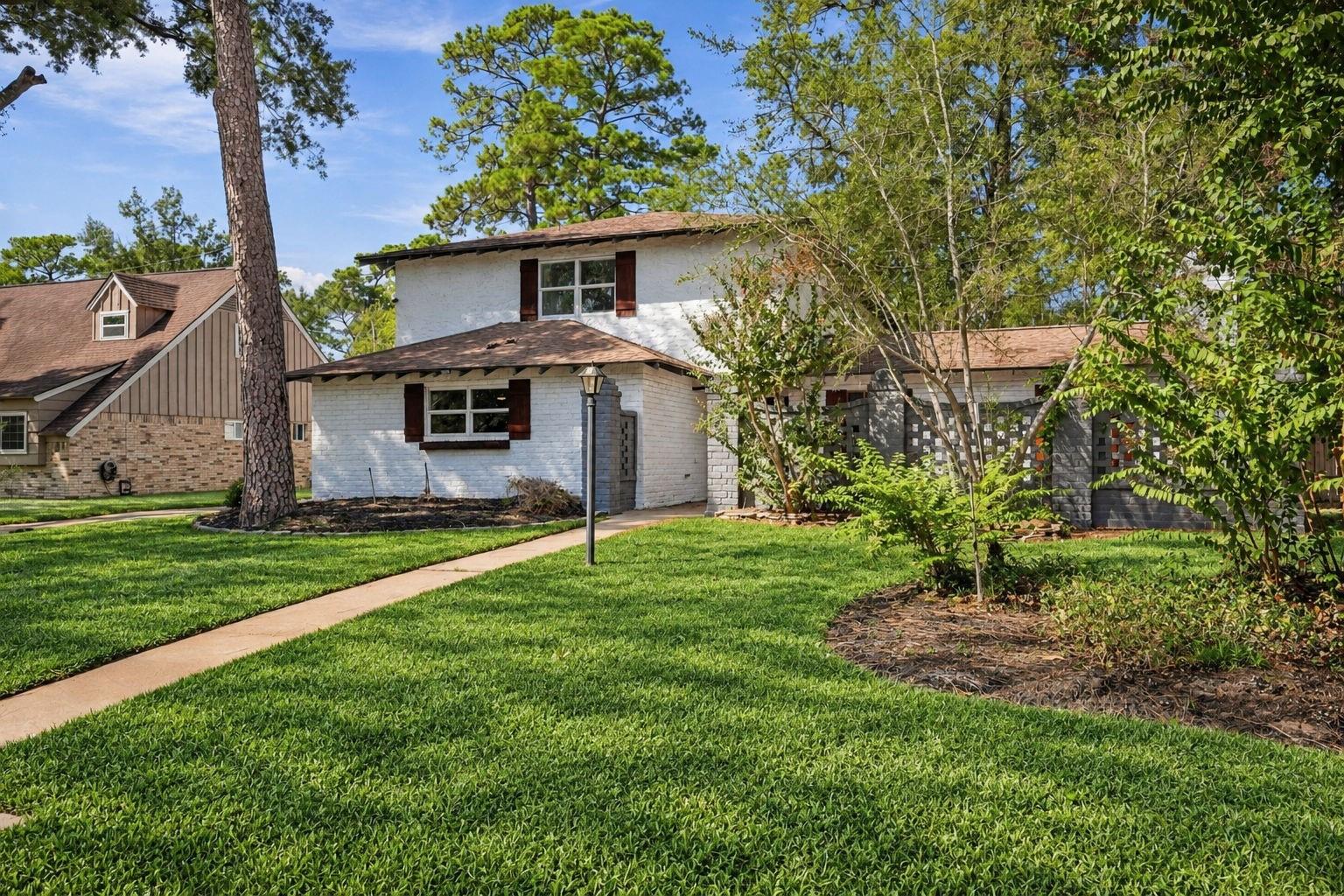 206 W North Hill Drive
