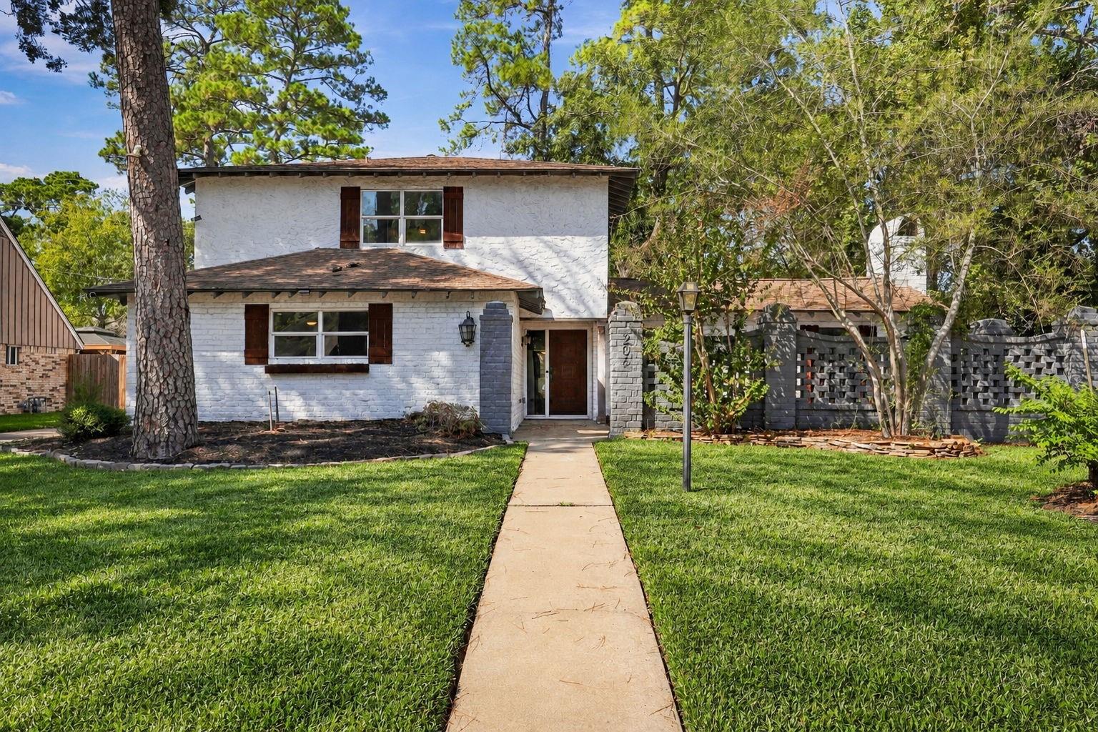 206 W North Hill Drive