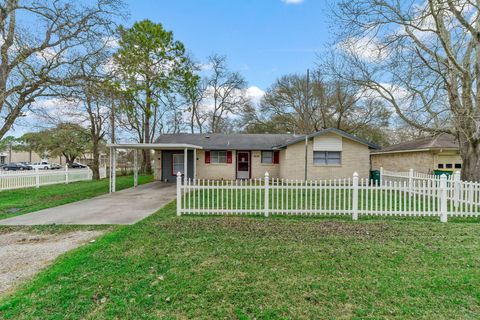 Photo of 3230 Virginia Street, La Marque, TX 77568 (MLS # 86040887)