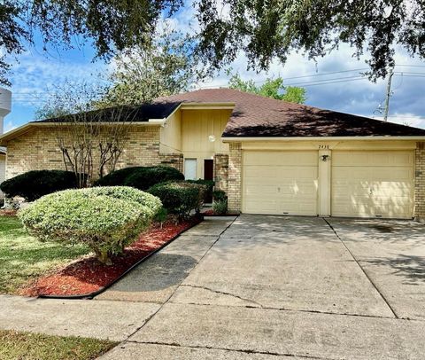 Photo of 2438 Tall Ships Drive, Friendswood, TX 77546 (MLS # 72010703)