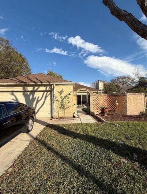 Photo of 4027 Summit Valley Drive, Houston, TX 77082 (MLS # 78757410)