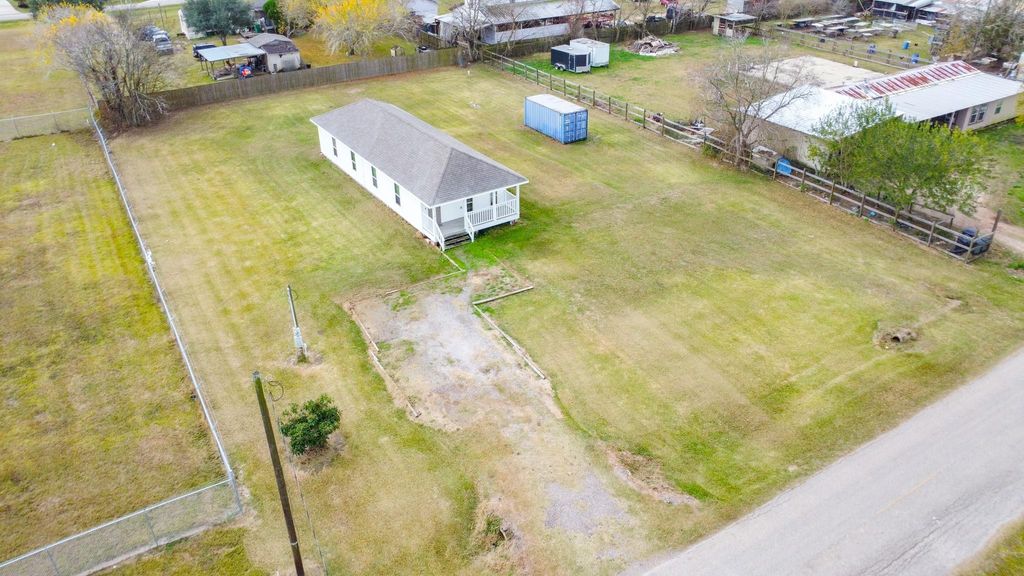 Photo of 1210 Airline N, Rosharon, TX 77583 (MLS # 19706109)