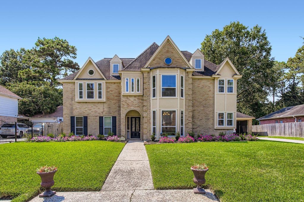 Photo of 1519 Lofty Maple Trail, Houston, TX 77345 (MLS # 22915772)