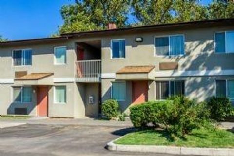 Photo of 311 N Elizabeth St, Other, OR 97862 (MLS # 21160119)