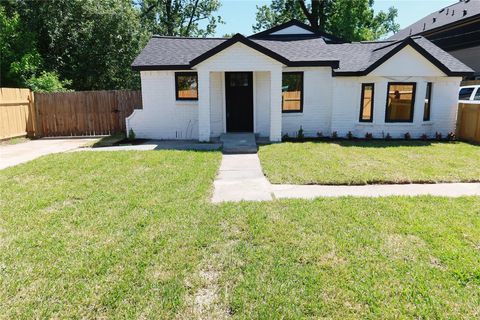 Photo of 8414 De Priest Street, Houston, TX 77088 (MLS # 44744444)
