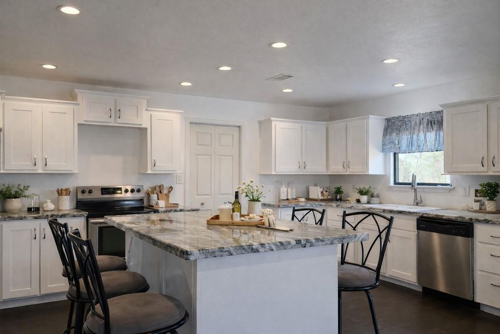 Photo of 150 Lazy Lane, Livingston, TX 77351 (MLS # 79766650)