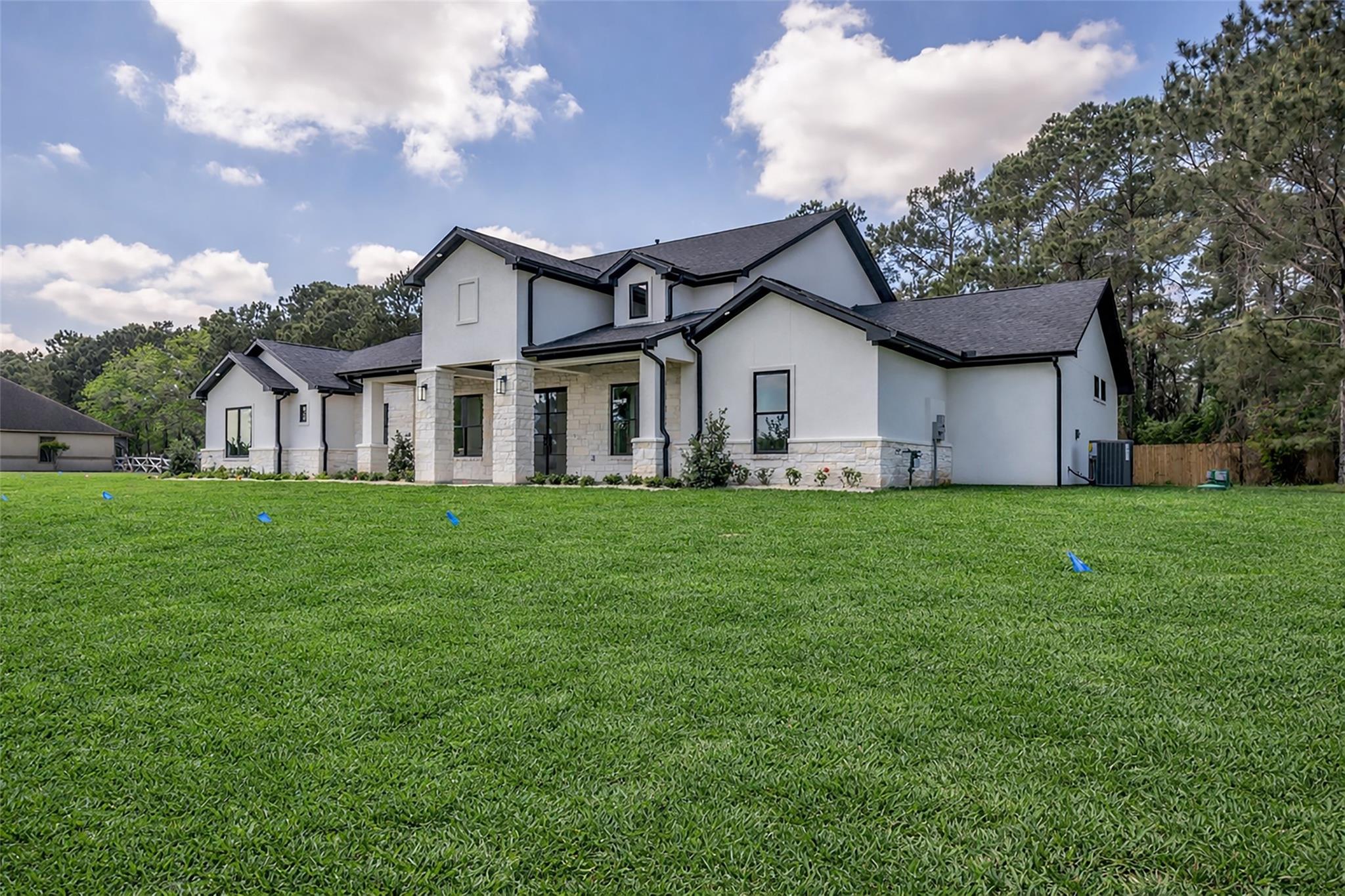 22420 Meadowhurst Circle W