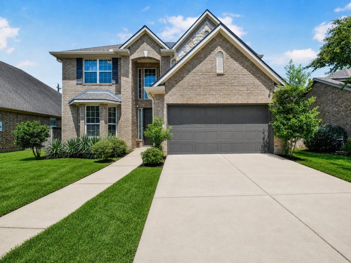 Photo 1 of 33 — 1906 Dry Willow Lane, Pearland, TX 77089
