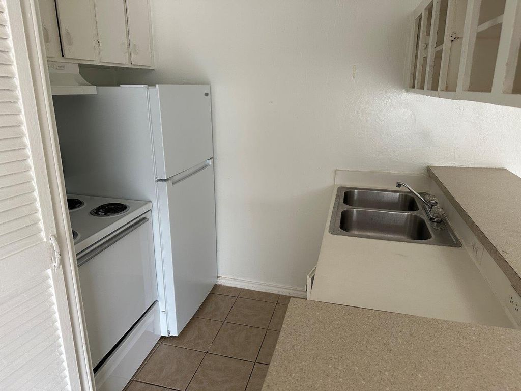 Photo of 820 W Alabama Street #16, Houston, TX 77006 (MLS # 62186371)