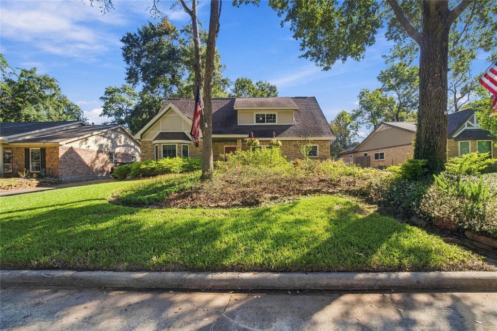 Photo of 3222 Knoll Manor Drive, Houston, TX 77345 (MLS # 37296025)