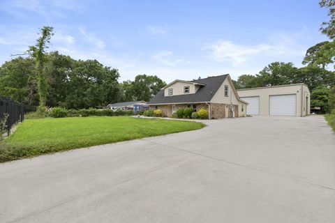 Photo of 1903 Pinewoods Way, Spring, TX 77386 (MLS # 38033199)