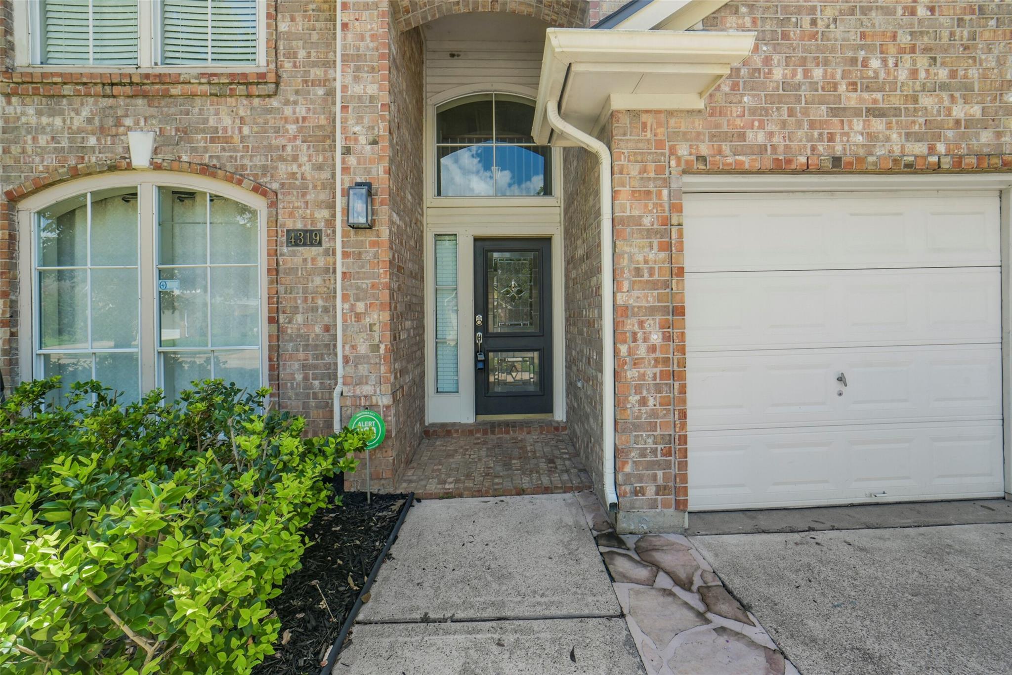 4319 Lakeshore Forest Drive