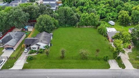 Photo of 2823 Rigel Road, Houston, TX 77088 (MLS # 17112113)