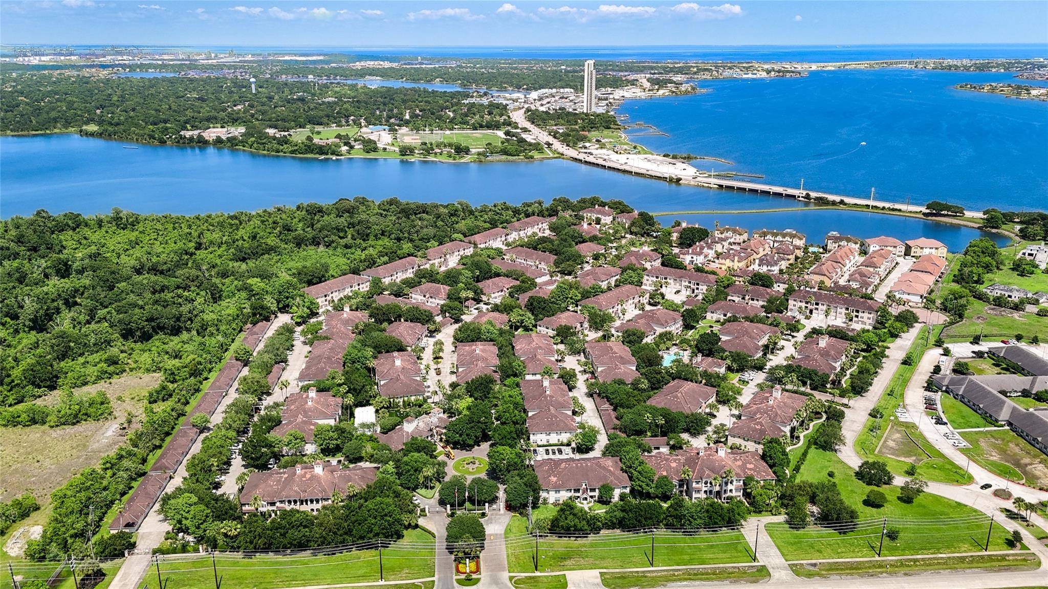 26 W Oaks Drive