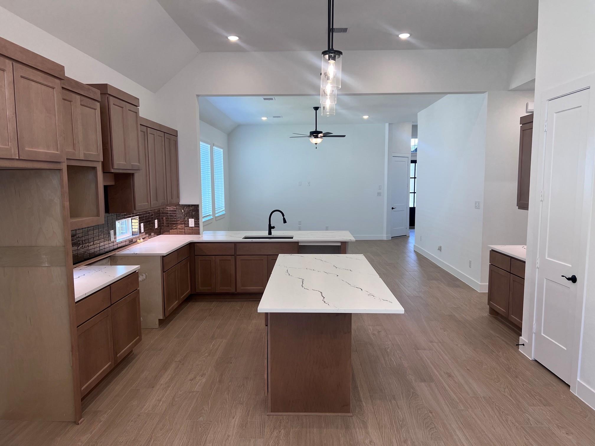 13218 Valley Orchard