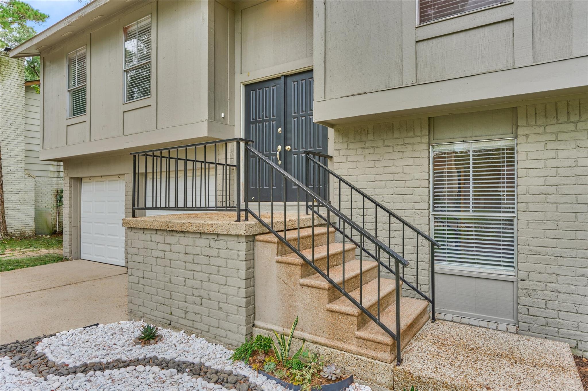 2051 Oak Shores Drive