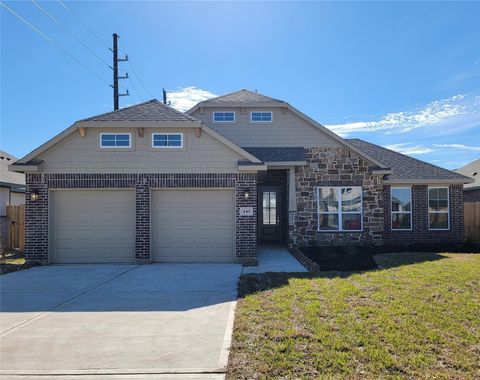 Photo of 440 Hunters Crossing, Sealy, TX 77474 (MLS # 39737481)