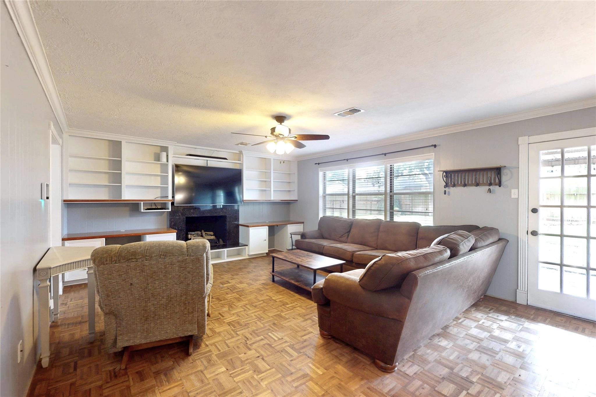 2106 S Memorial Court