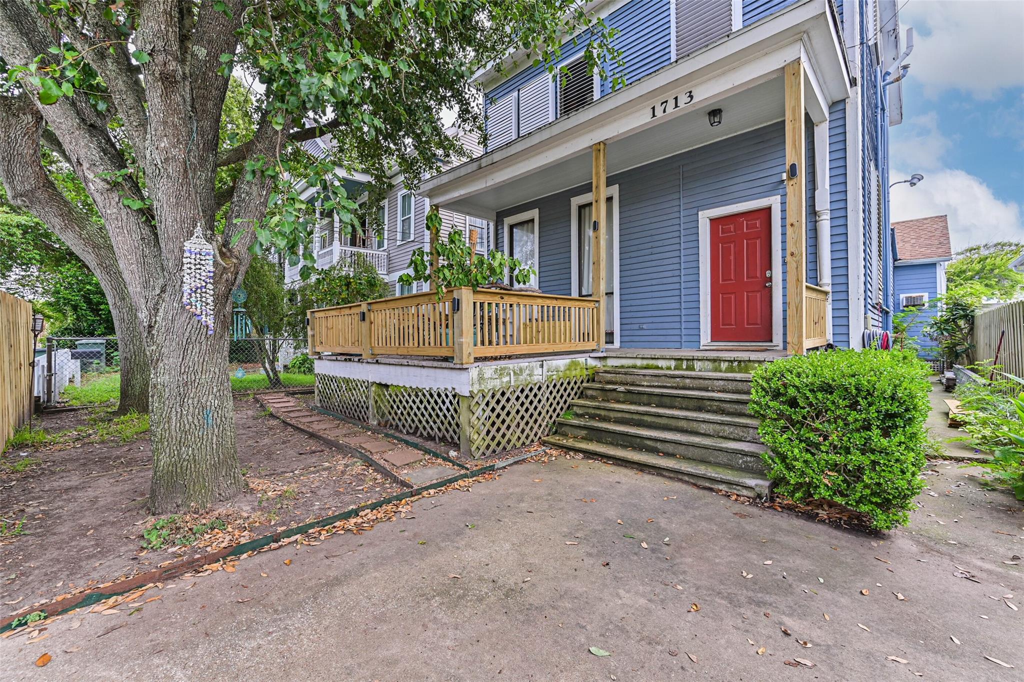 1713 Moody Avenue